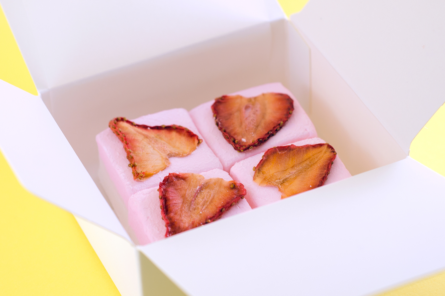 strawberry champagne marshmallows